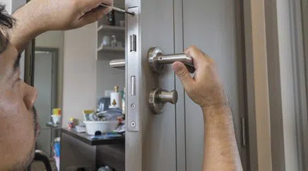 Amber Locksmith Store Black Diamond, WA 360-326-0904 - Lock-installation